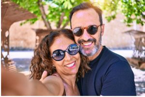 Kad me je pregledao ginekolog, otkrio mi je istinu o mužu koja me je zaprepastila: Nisam ni slutila s kim živim više od 20 godina i imam decu - content image