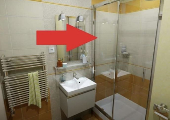 Odličan savjet za sve koji ne žele stalno ribati staklo – Prošla su 2 tjedna, a ni jedne mrlje nema na tuš kabini! (FOTO) - featured image