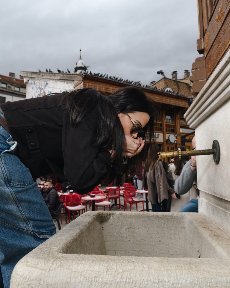 Isplivale do sada neviđene fotografije Milice Pavlović iz Sarajeva , GRLI JE POZNATI BOSANSKI PJEVAČ - featured image