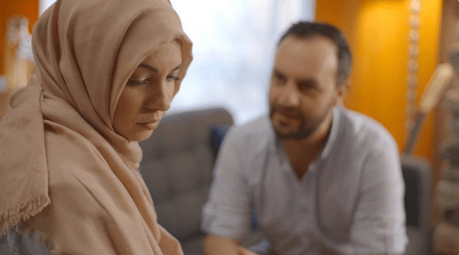 Udala sam se za Mirzu, a kad me je odveo u malo selo kod Tuzle umalo se nisam prevrnula od šoka: Ono što me je snašlo prve bračne noći nikome ne mogu objasniti - featured image Udala sam se za Mirzu, a kad me je odveo u malo selo kod Tuzle umalo se nisam prevrnula od šoka: Ono što me je snašlo prve bračne noći nikome ne mogu objasniti - featured image