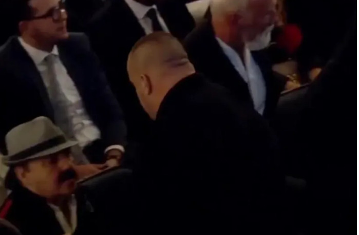 Ljudi bijesni zbog onoga što je Haris uradio u trenutku kada mu je prišao Halidov sin - featured image