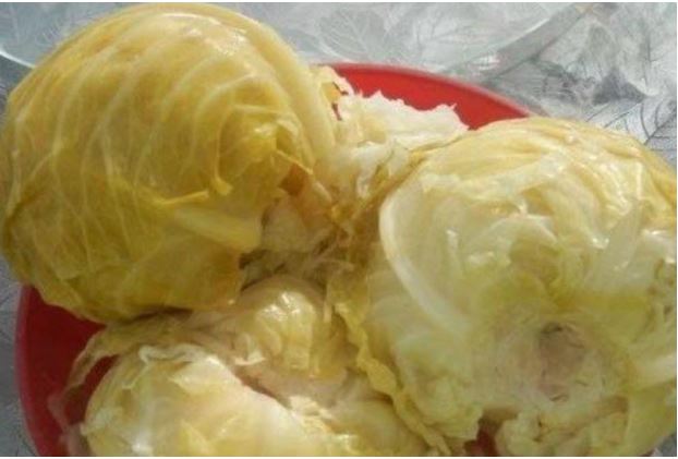 Ukiselili ste kupus, a NISTE DODALI OVU VOĆKU: Brzo u kacu ubacite samo 2 KRIŠKE – Bit ćete nam zahvalni (RECEPT) - featured image