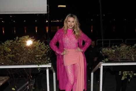 “DA BI NEKO BIO MOJ PRIJATELJ, MORA DA LEGNE SA MNOM” Šok priznanje Rade Manojlović, a evo šta je rekla za Milana Stankovića