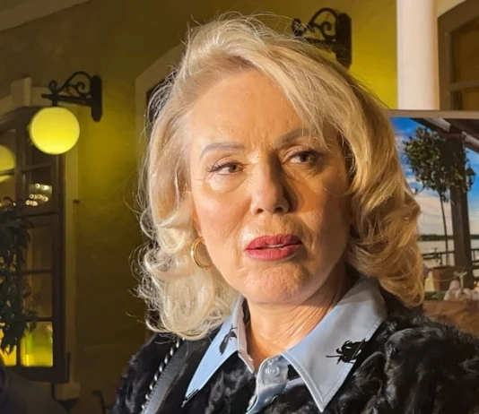 JA SAM BRENlNA KĆERKA” Pjevačica je ovu ženu godinama krila od javnosti- 0TKRlVEN0 SVE 0 NJlH0V0M 0DN0SU..