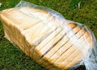 Nikako ne kupujte sečeni hleb u kesi: Evo na šta treba da obratite pažnju Nikako ne kupujte sečeni hleb u kesi: Evo na šta treba da obratite pažnju - featured image