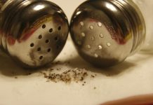 NIKO VAM OVO NIJE REKAO: NE SMIJETE koristite BIBER u restoranu – RAZLIKA JE STVARNO UŽASNA