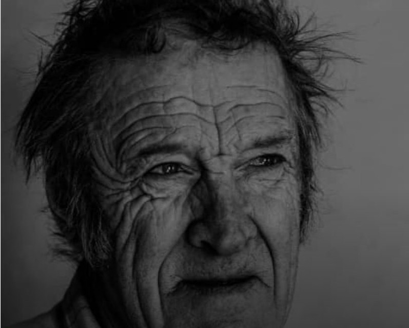 Muškarac (93) pred kraj života: Ne trošite godine na gluposti, sreća je u ovih 6 stvari - featured image Muškarac (93) pred kraj života: Ne trošite godine na gluposti, sreća je u ovih 6 stvari - featured image