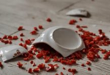 STVARI SE PO VAŠOJ KUĆI ČESTO LOME, KVARE ILI NESTAJU: Ovo je upozorenje, EVO šta vam se dešava u domu! STVARI SE PO VAŠOJ KUĆI ČESTO LOME, KVARE ILI NESTAJU: Ovo je upozorenje, EVO šta vam se dešava u domu! - featured image