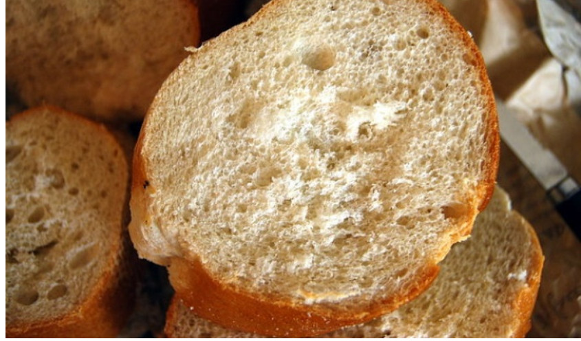 Dok većina čuva hleb u kesi, postoji mnogo bolje rešenje - featured image Dok većina čuva hleb u kesi, postoji mnogo bolje rešenje - featured image